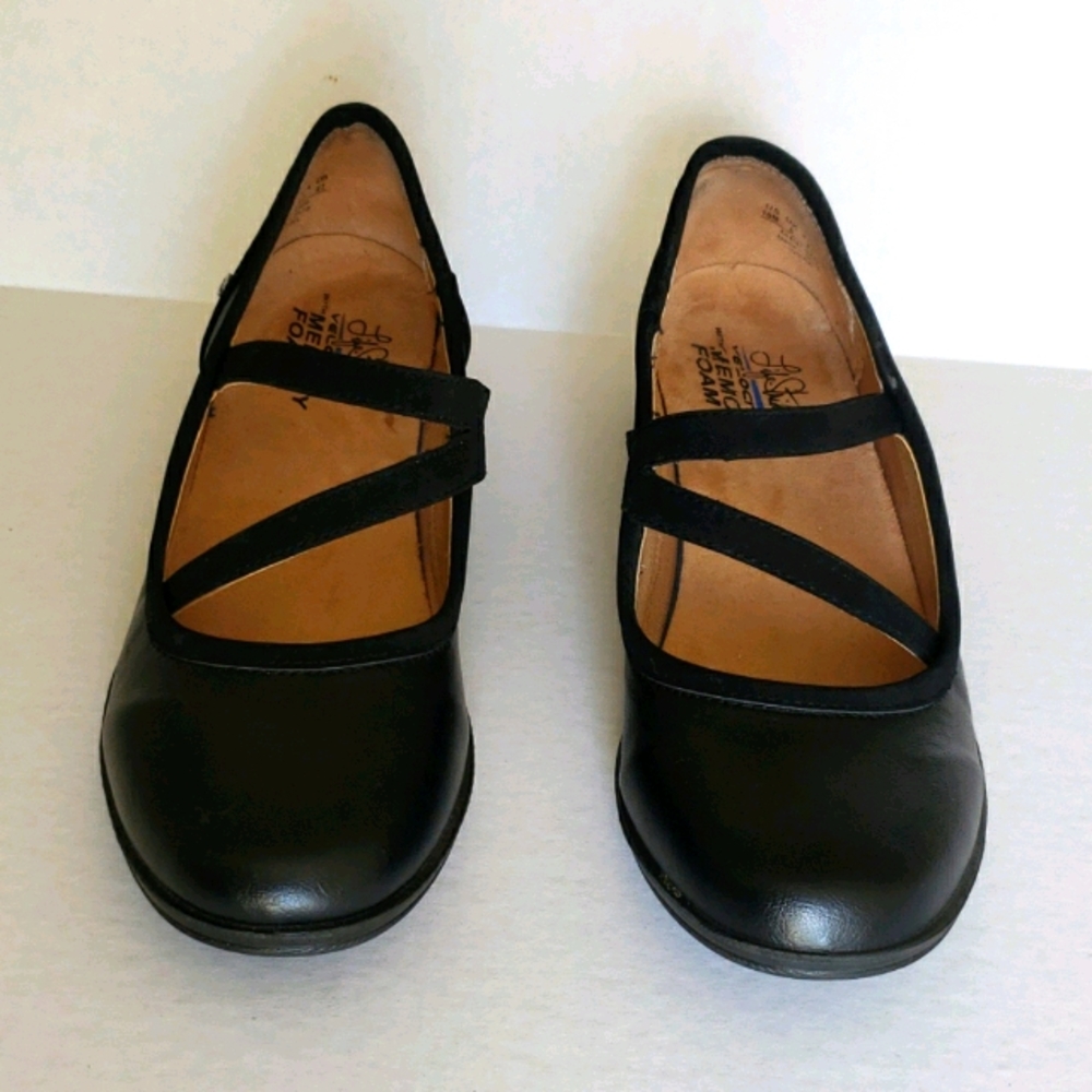Life Stride Velocity Memory Foam Flats SIZE 10M